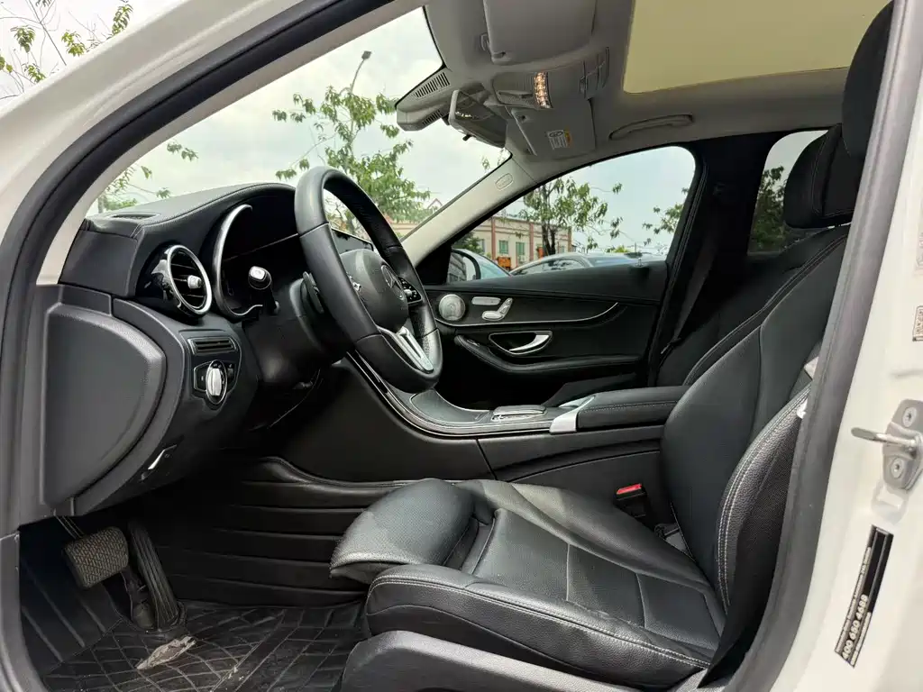 Mercedes-Benz C-Class — миниатюра 13