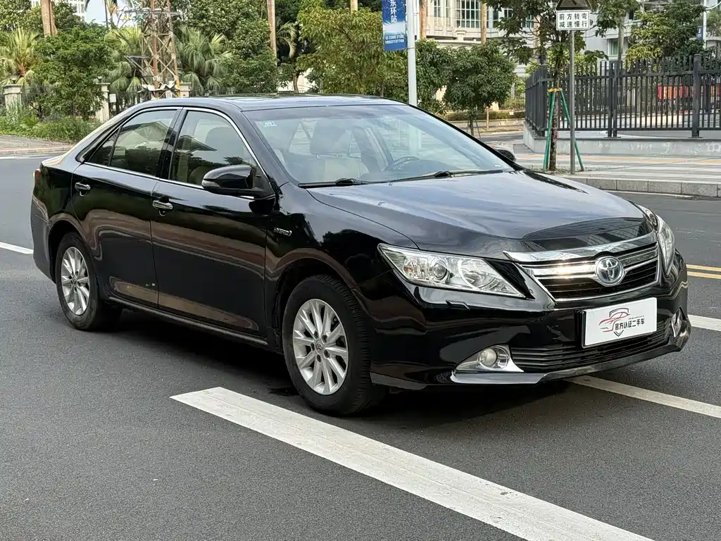 Toyota Camry — миниатюра 3