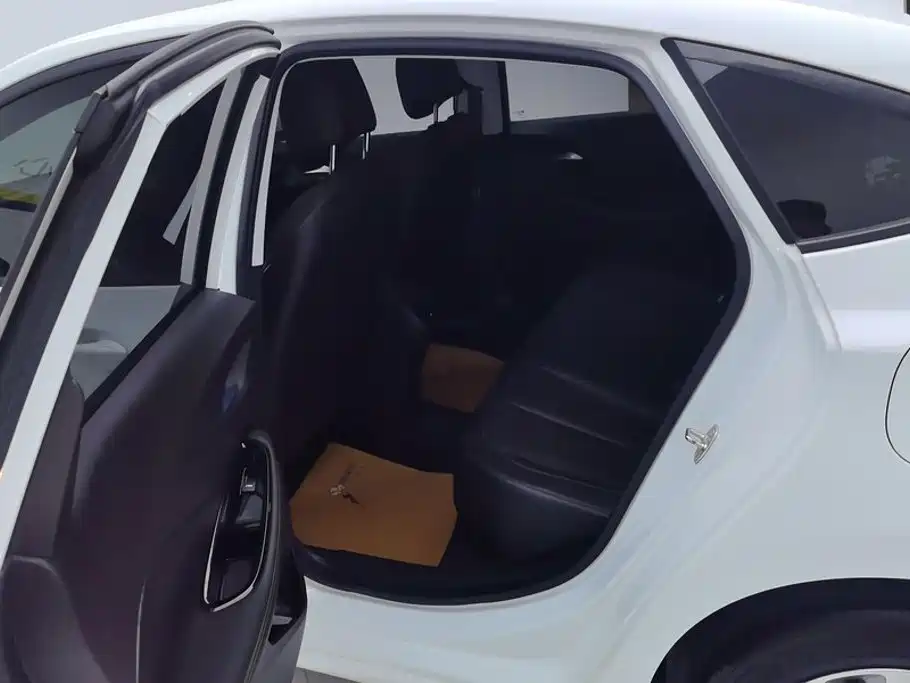 Buick Verano — миниатюра 11