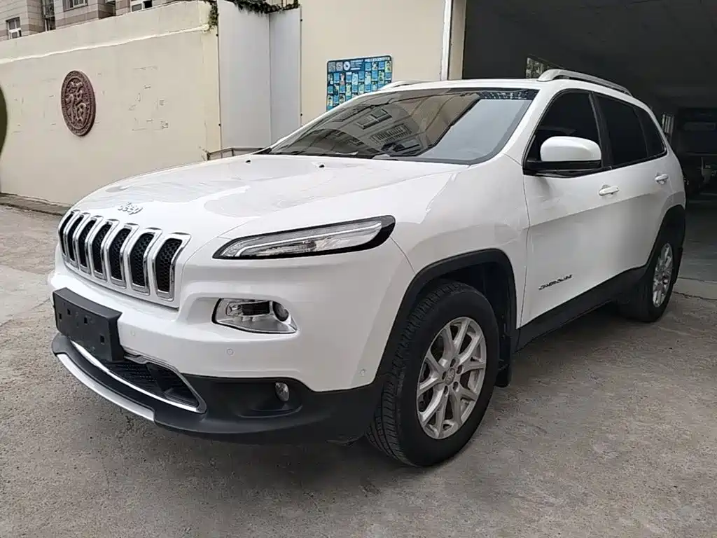 Jeep Cherokee — миниатюра 2