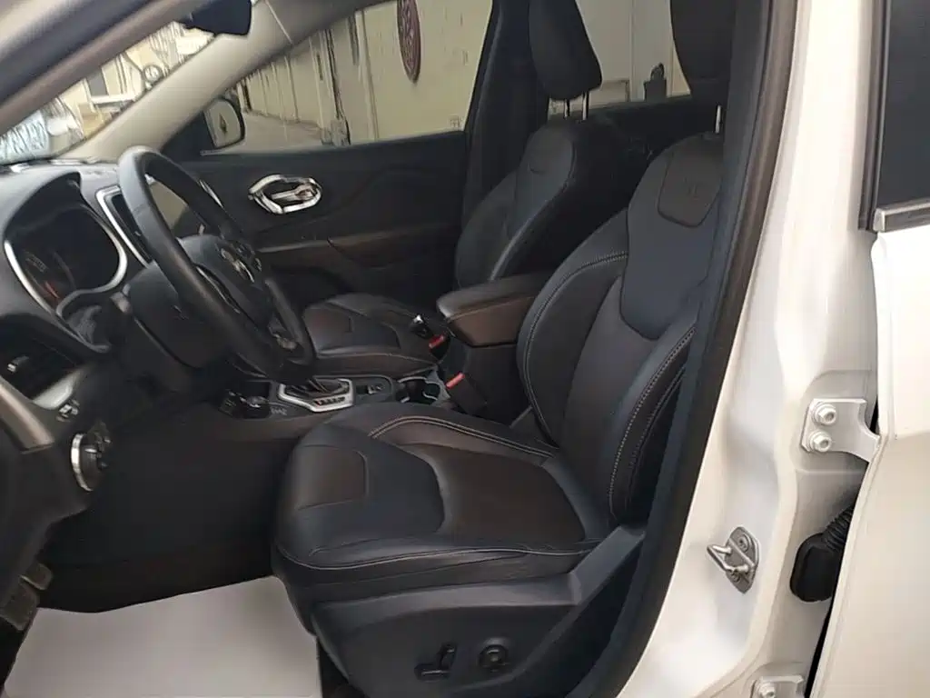 Jeep Cherokee — миниатюра 15