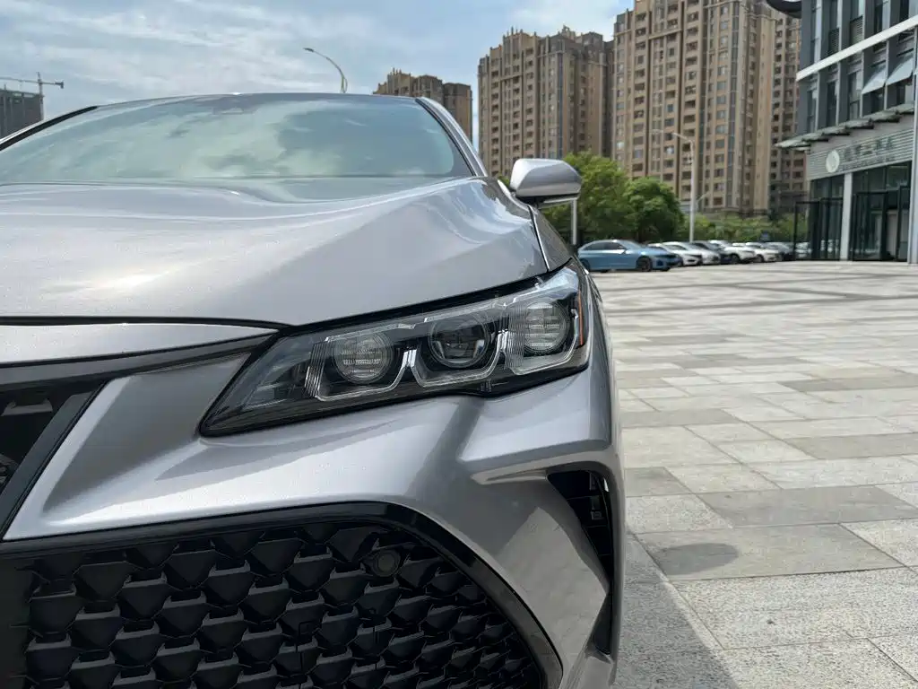 Toyota Avalon — миниатюра 8