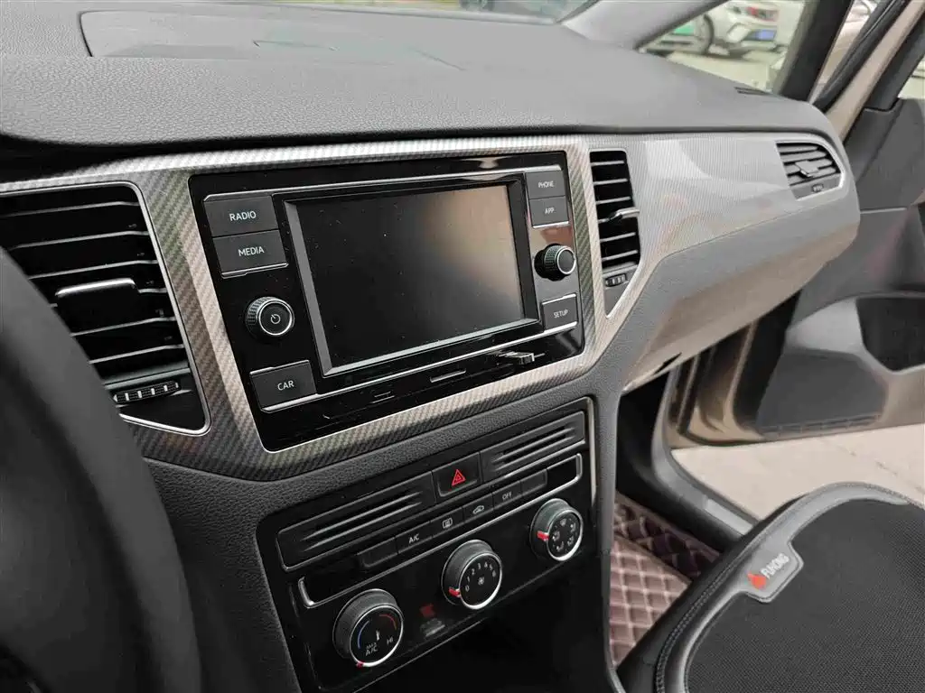 Volkswagen Golf Sportsvan — миниатюра 14