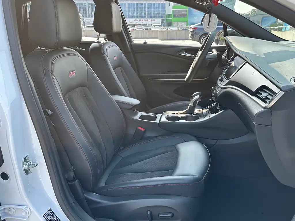 Buick Verano — миниатюра 13