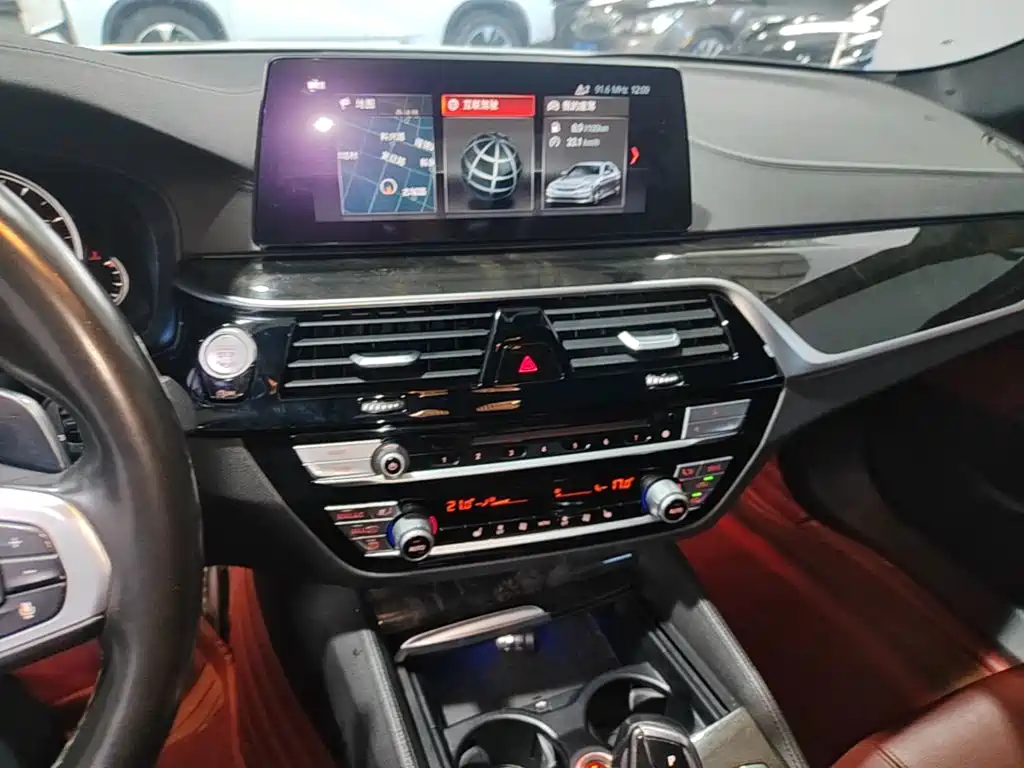 BMW 5 Series — миниатюра 13