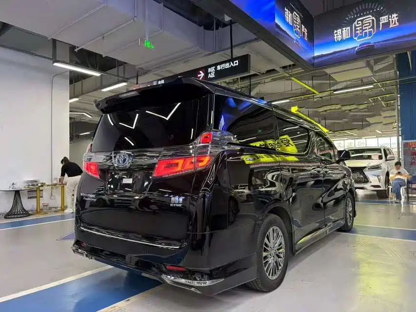 Toyota Vellfire — миниатюра 6