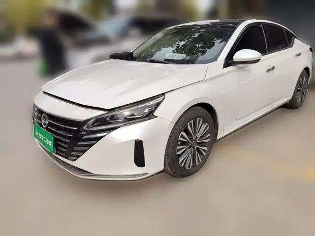 Nissan Teana