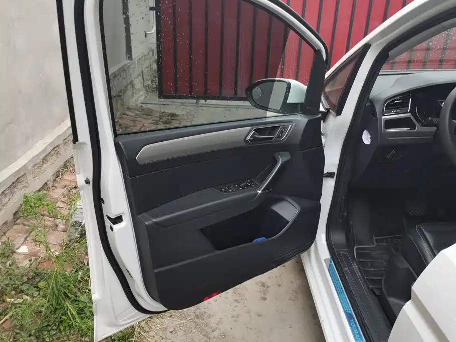 Volkswagen Touran — миниатюра 7