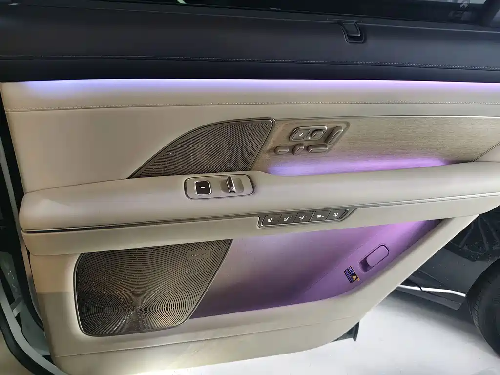 NIO ES8 — миниатюра 13