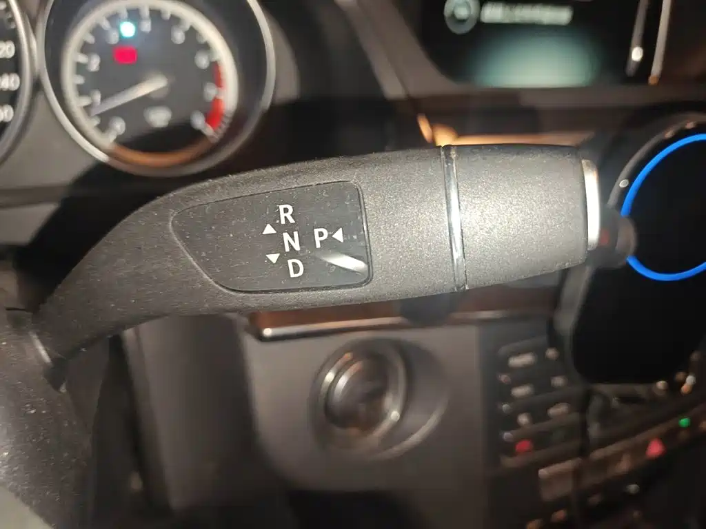 Mercedes-Benz E-Class — миниатюра 10