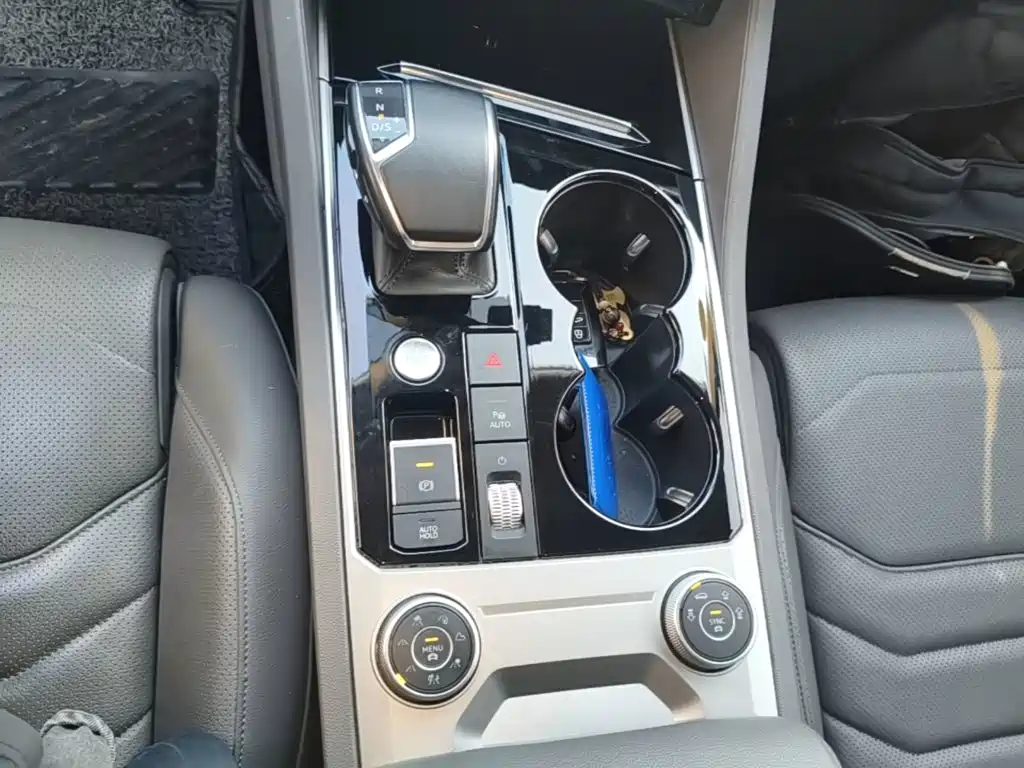 Volkswagen Touareg — миниатюра 14