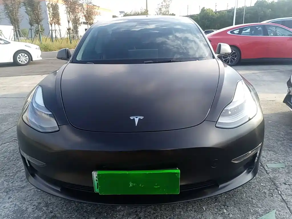 Tesla Model 3 — миниатюра 3