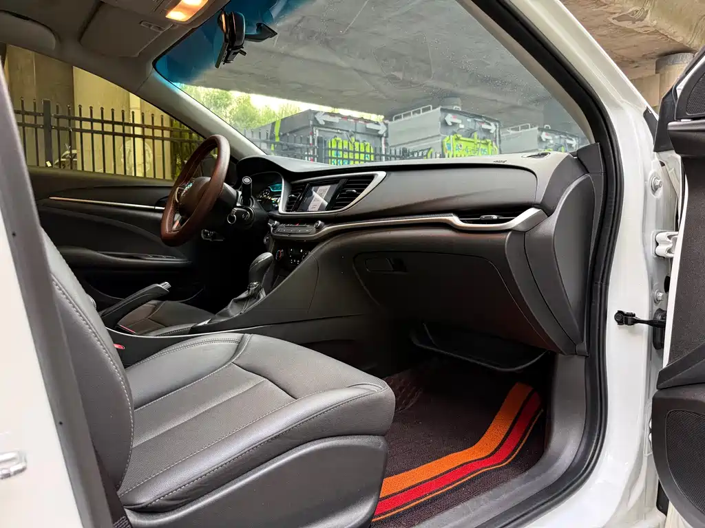 Buick Excelle — миниатюра 9