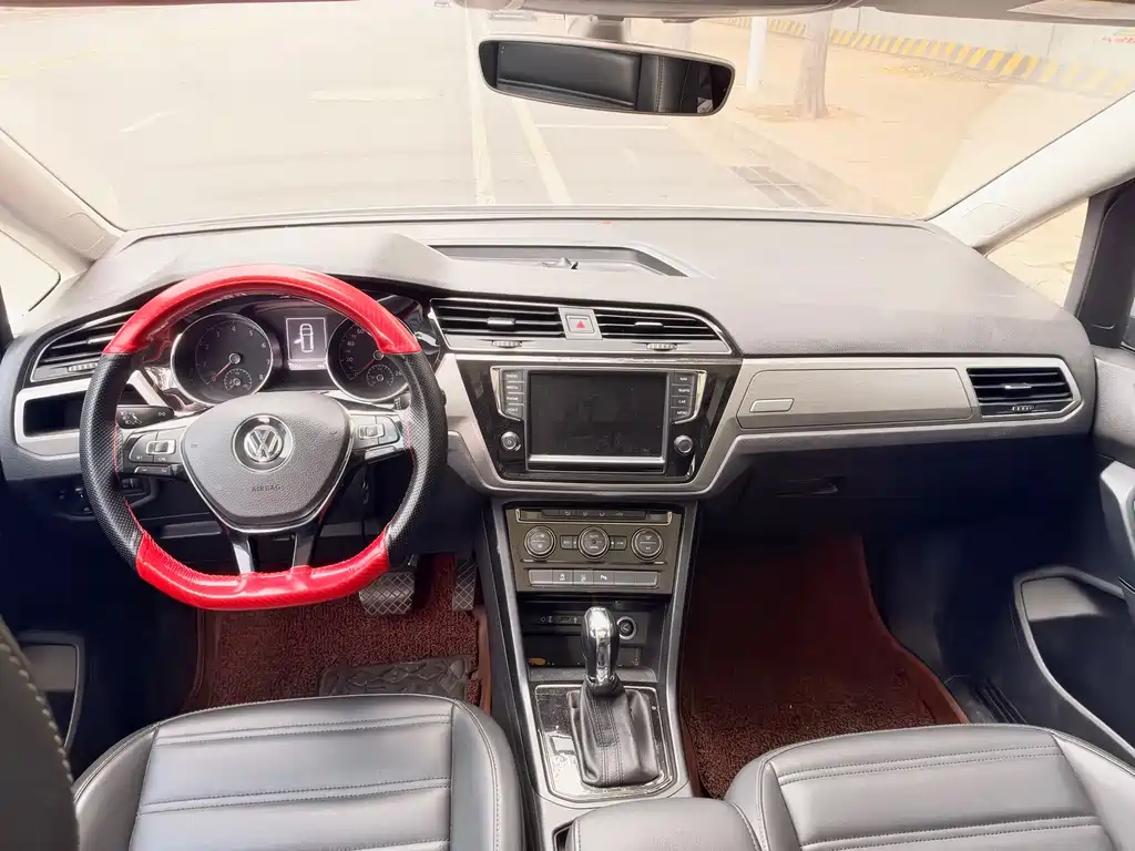 Volkswagen Touran — миниатюра 5