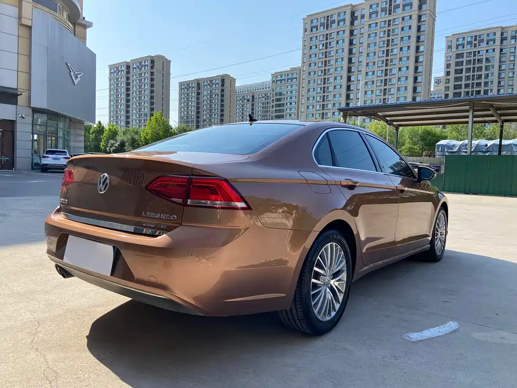 Volkswagen Lamando 2015 330TSI DSG Luxury