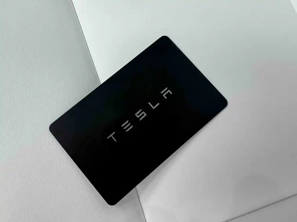 Tesla Model 3 — миниатюра 21