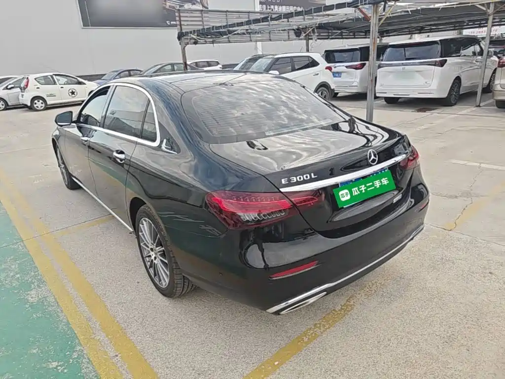 Mercedes-Benz E-Class — миниатюра 5