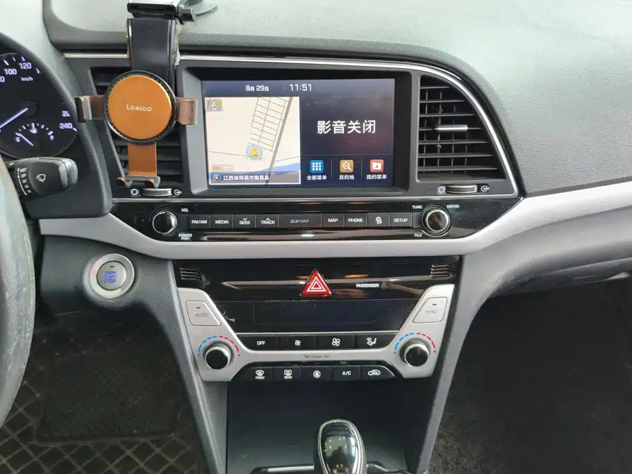 Hyundai Elantra — миниатюра 13