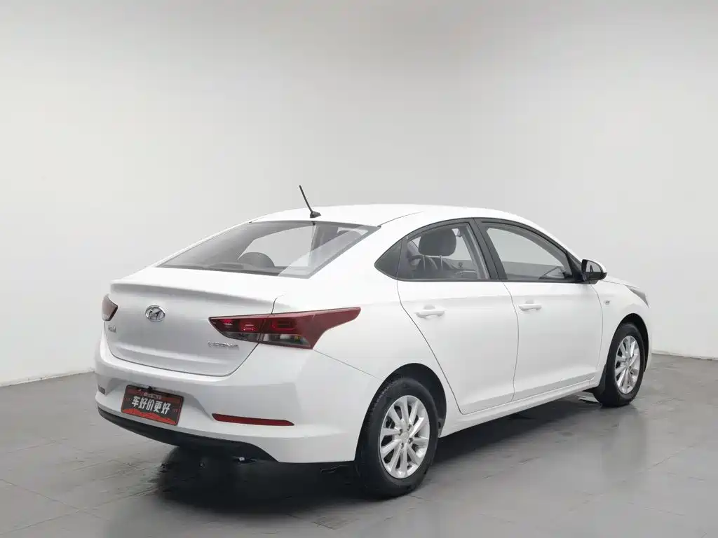 Hyundai Verna — миниатюра 2