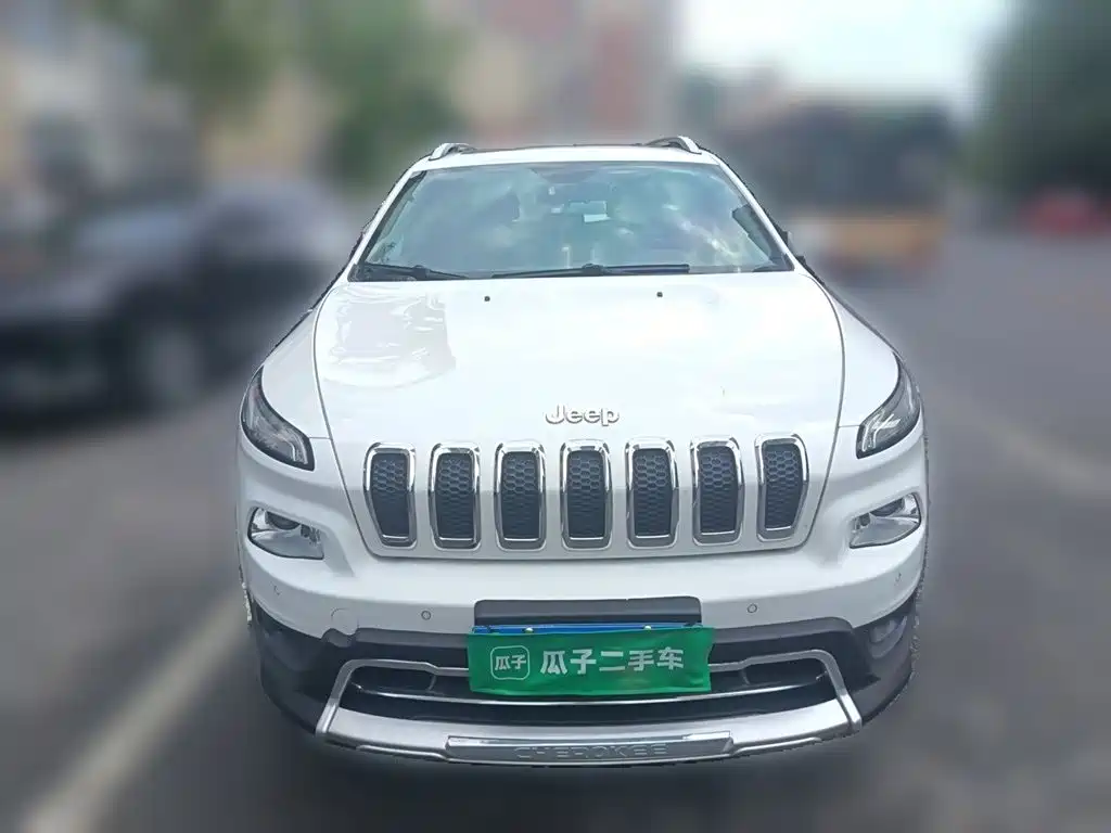 Jeep Cherokee — миниатюра 2