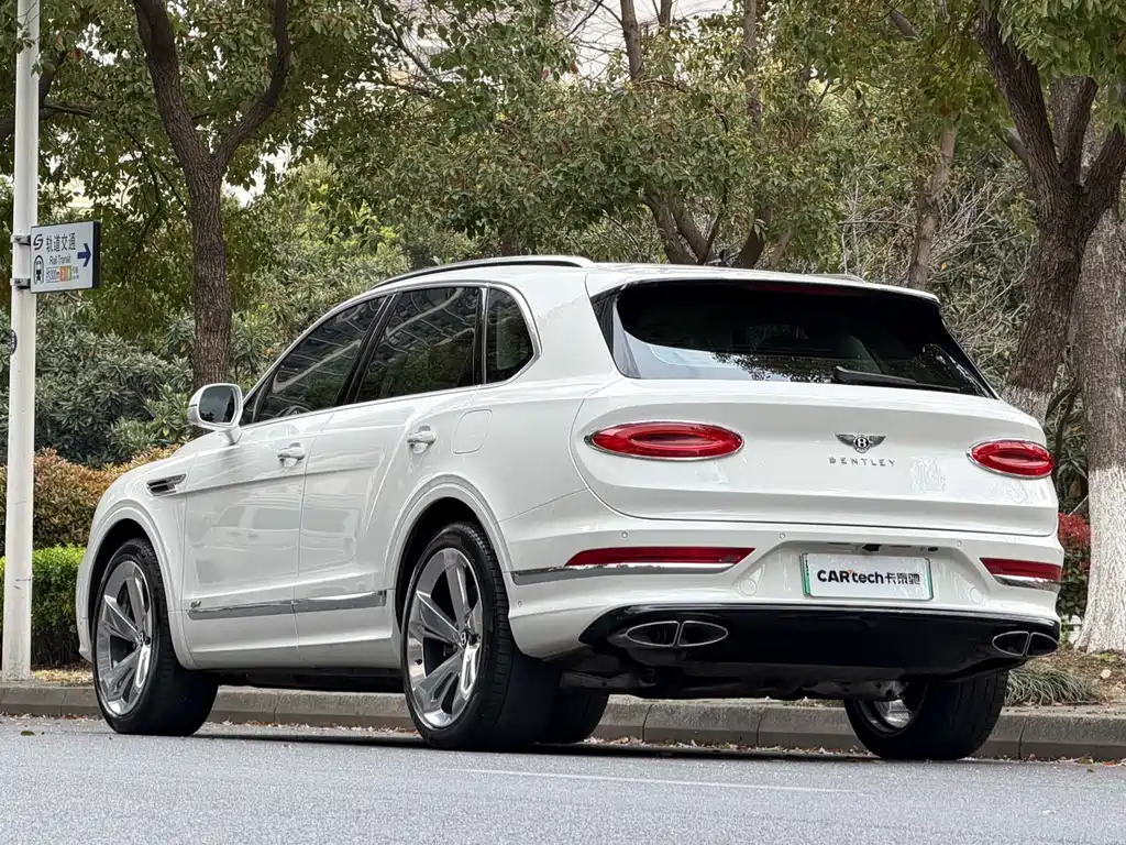 BENTLEY TIMYUE PLUG IN HYBRID