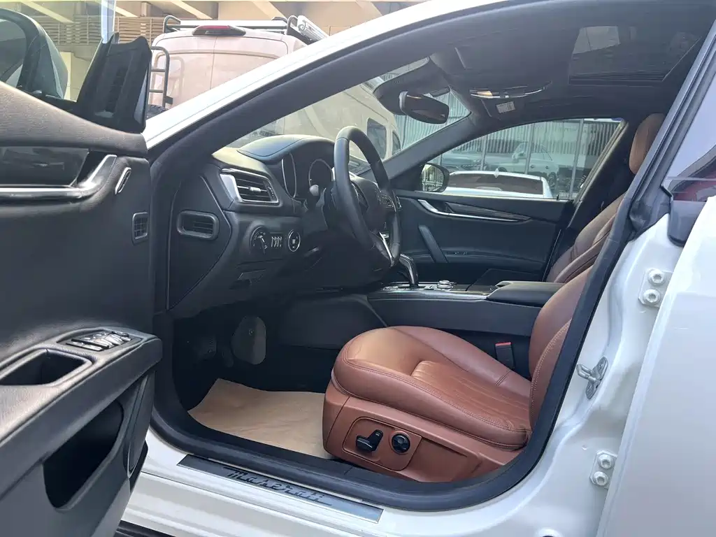 Maserati Ghibli — миниатюра 4