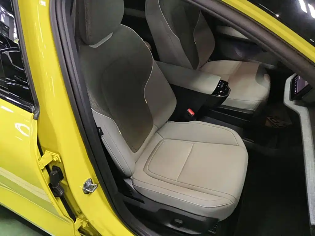 Volvo EX30 — миниатюра 25