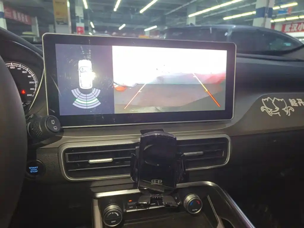 Geely Binyue — миниатюра 13