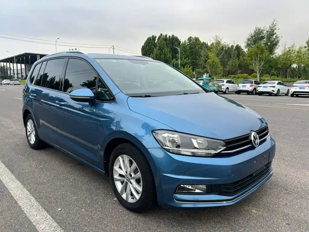 Volkswagen Touran — миниатюра 3