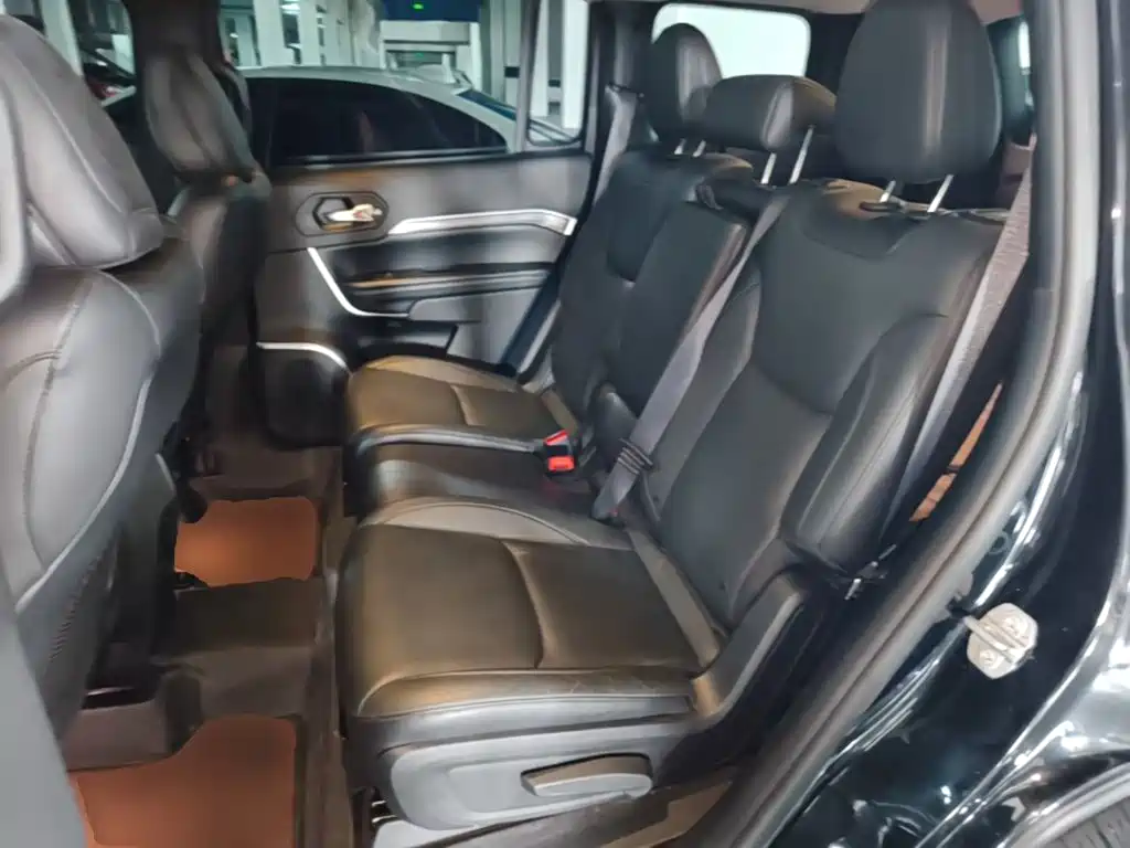 Jeep Grand Commander — миниатюра 17