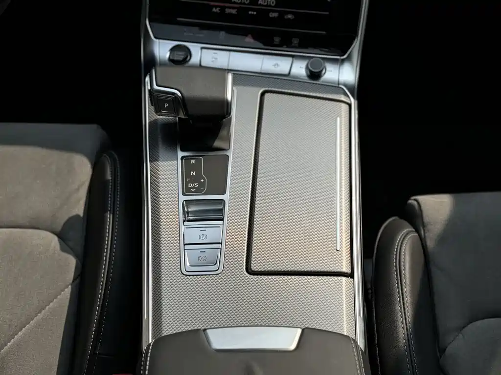 Audi A6L — миниатюра 6