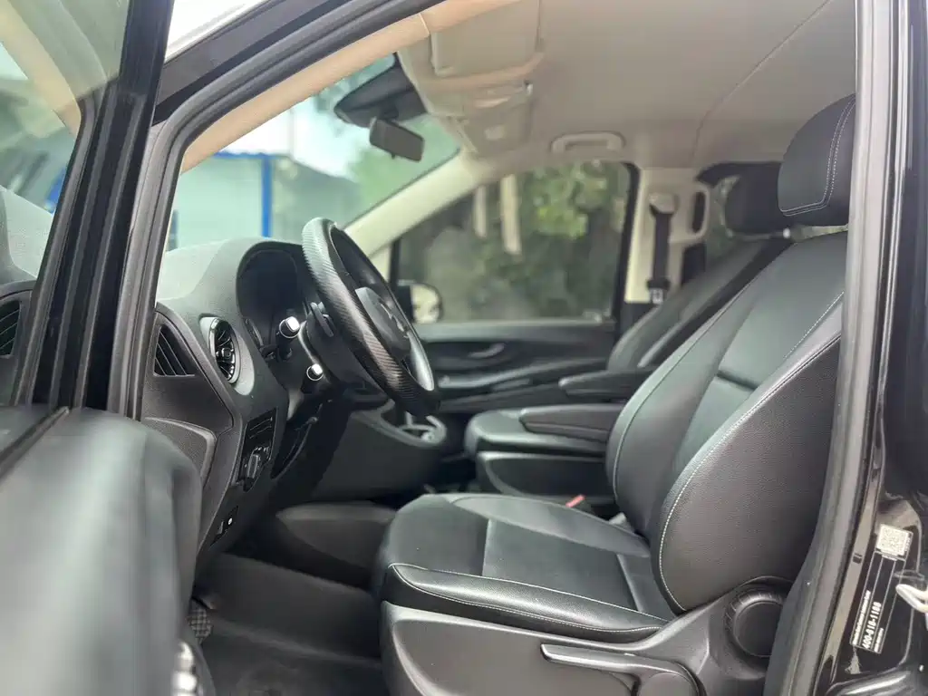 Mercedes-Benz Vito 2021 2.0T Elite 7 мест