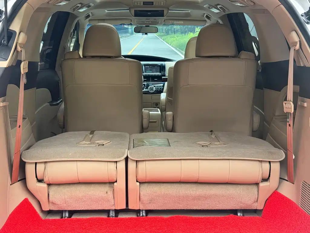Toyota Previa — миниатюра 7