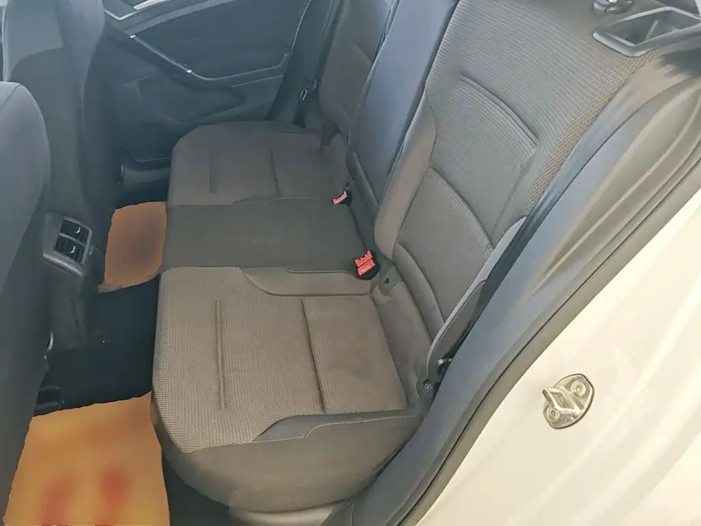 Volkswagen Golf — миниатюра 17