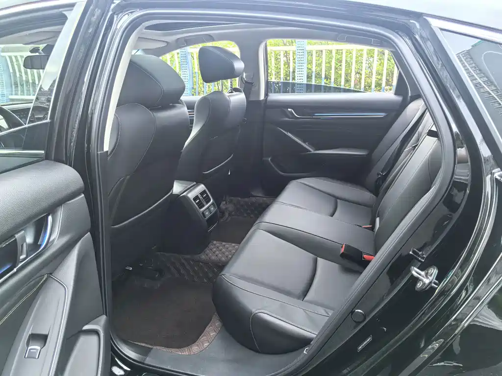 Honda Accord — миниатюра 14