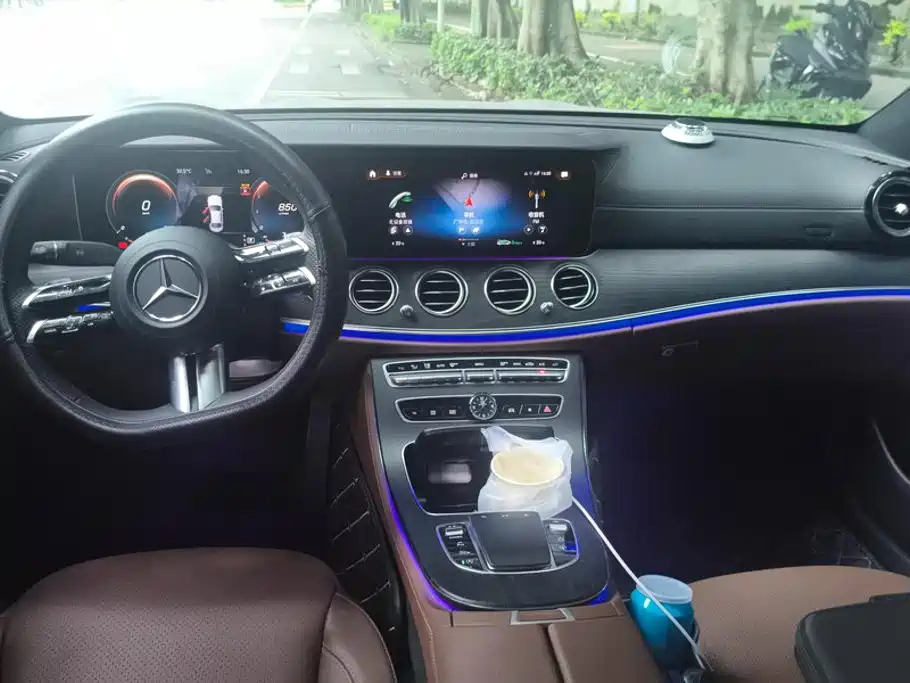 Mercedes-Benz E-Class — миниатюра 12