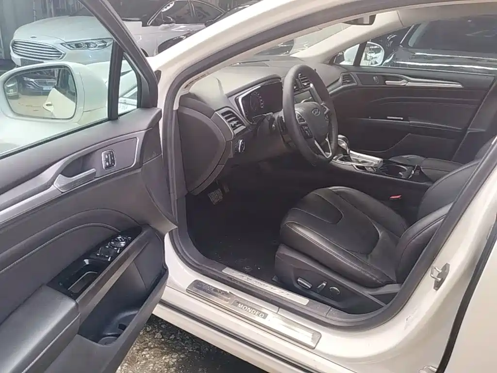 Ford Mondeo — миниатюра 16