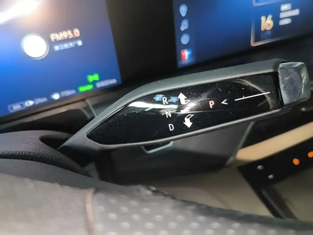 Buick GL8 Hybrid — миниатюра 14