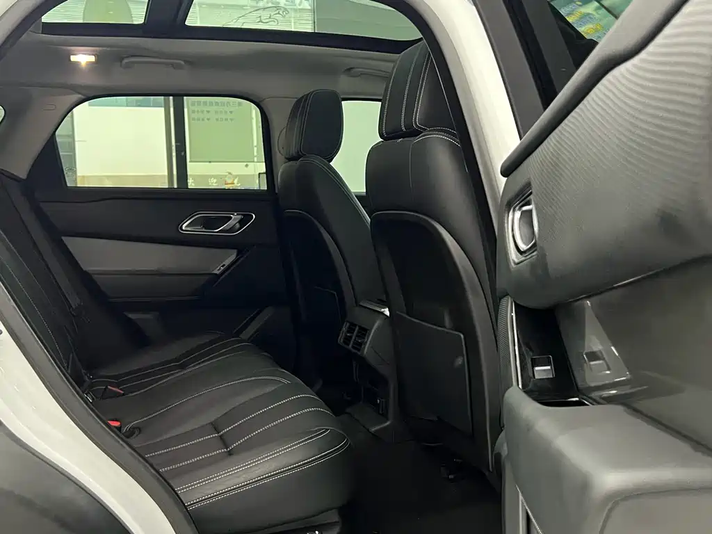Land Rover Velar — миниатюра 8