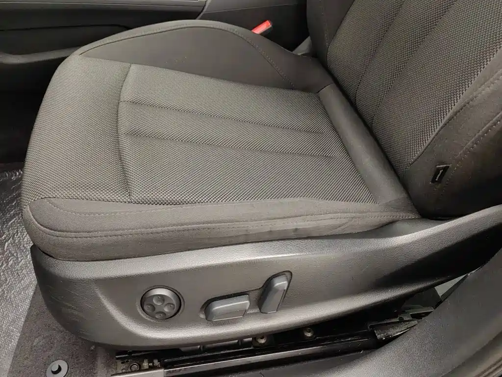 Audi A4L — миниатюра 20