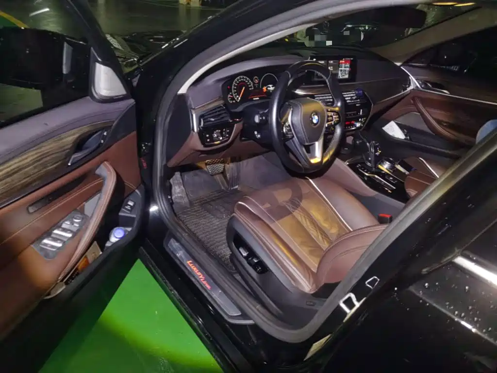 BMW 5 Series — миниатюра 14
