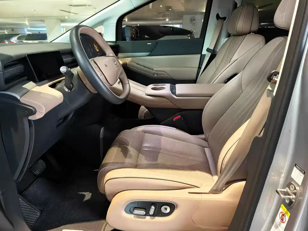 XPeng X9 — миниатюра 4