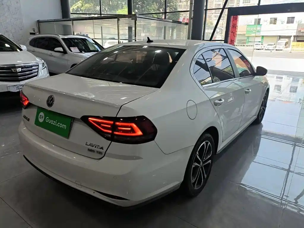 Volkswagen Lavida — миниатюра 7