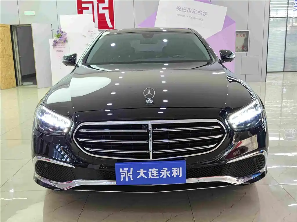 Mercedes-Benz E-Class — миниатюра 2