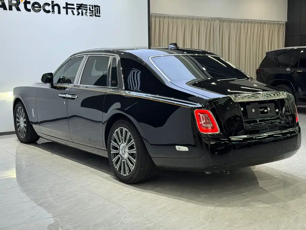 Rolls-Royce Phantom — миниатюра 4