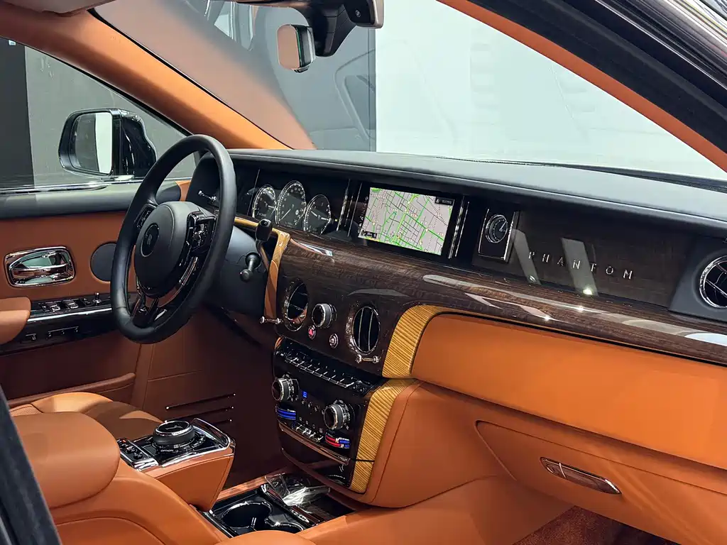 Rolls-Royce Phantom — миниатюра 19