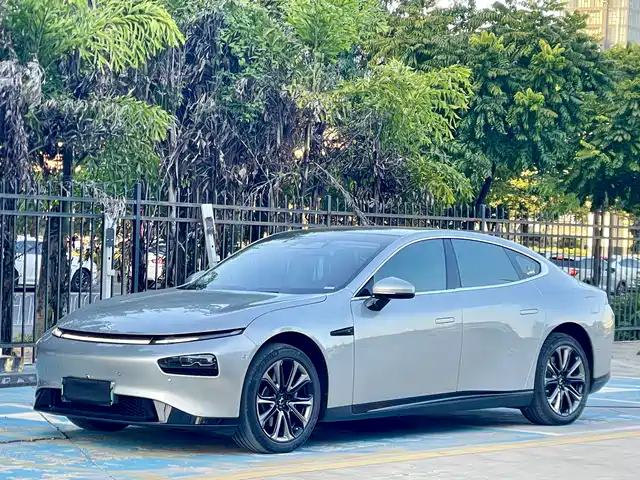 XPeng P7