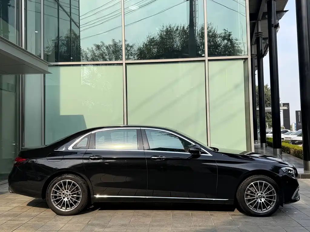 Mercedes-Benz E-Class — миниатюра 15