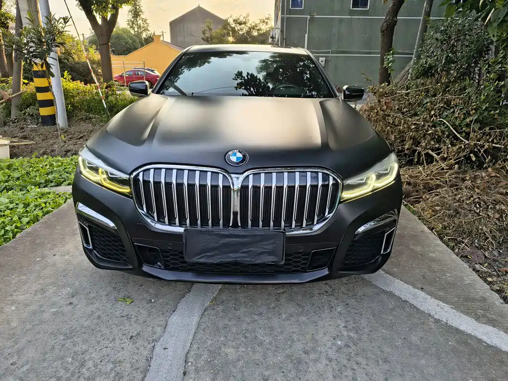 BMW 7 Series — миниатюра 2