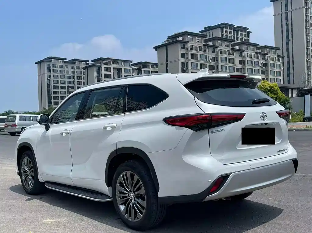 Toyota Highlander 2026 2.5L Luxury 7 мест